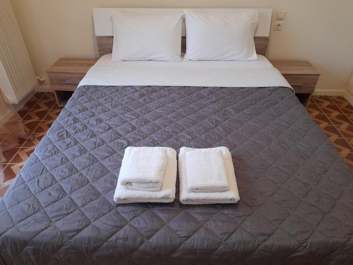 Rossa Apartment Patras Bagian luar foto